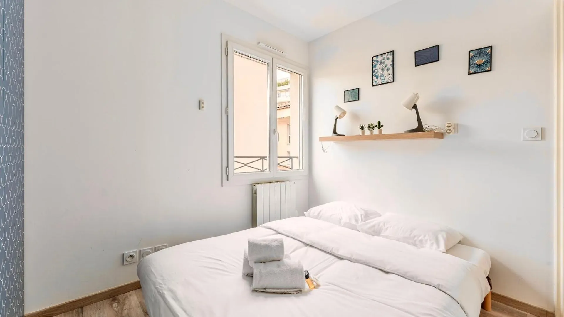 Le Murier - Maison De Ville Avec Patio Parking - 6 Pers Lyon France