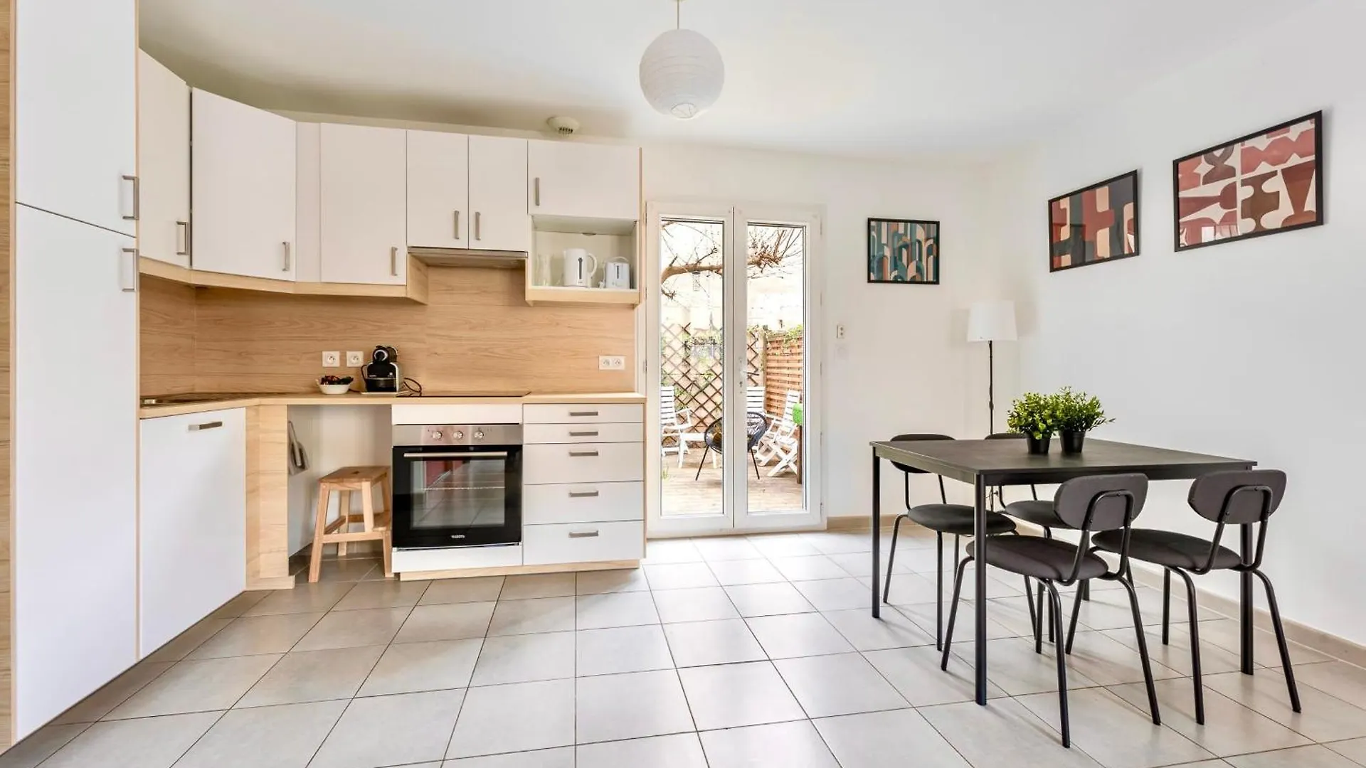 Le Murier - Maison De Ville Avec Patio Parking - 6 Pers Lyon Holiday home