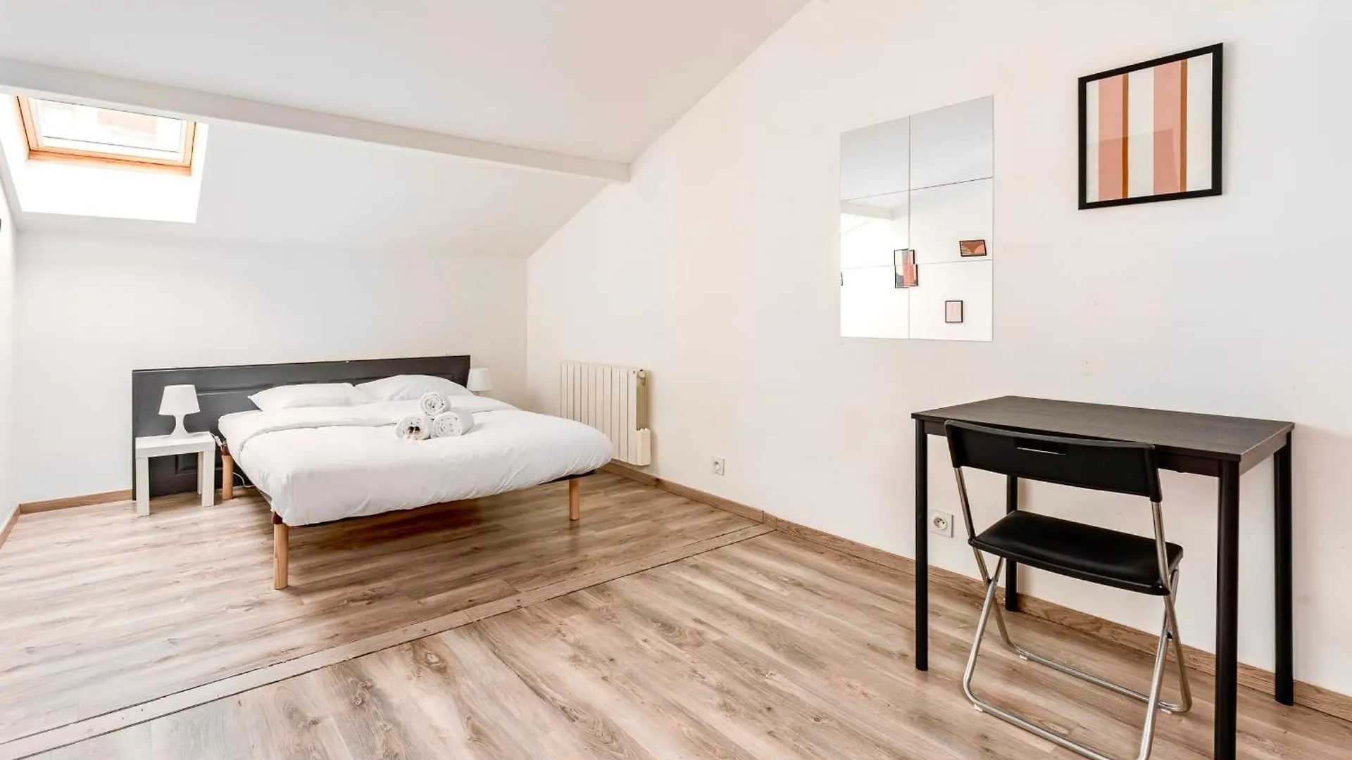 Le Murier - Maison De Ville Avec Patio Parking - 6 Pers Lyon